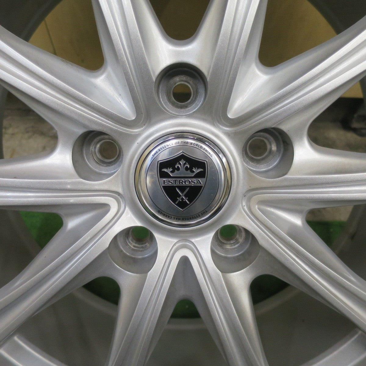 バリ溝！24年！キレイ！ほぼ10分★スタッドレス 195/45R17 グリップマックス GRIP ICE X ESTROSA エステローザ 17インチ PCD114.3/5H★6041404TTス