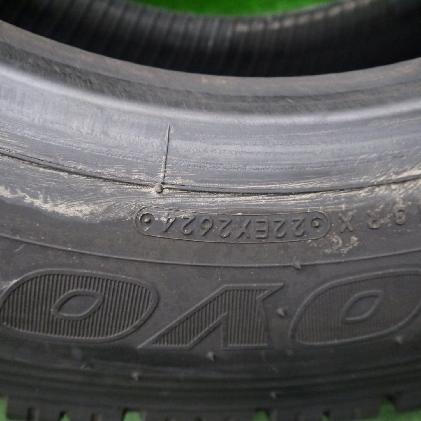 バリ溝！24年！9.5分！2本★トラック タイヤ 245/70R19.5 136/134J スタッドレス トーヨー M939 19.5インチ★5121215Hスタ