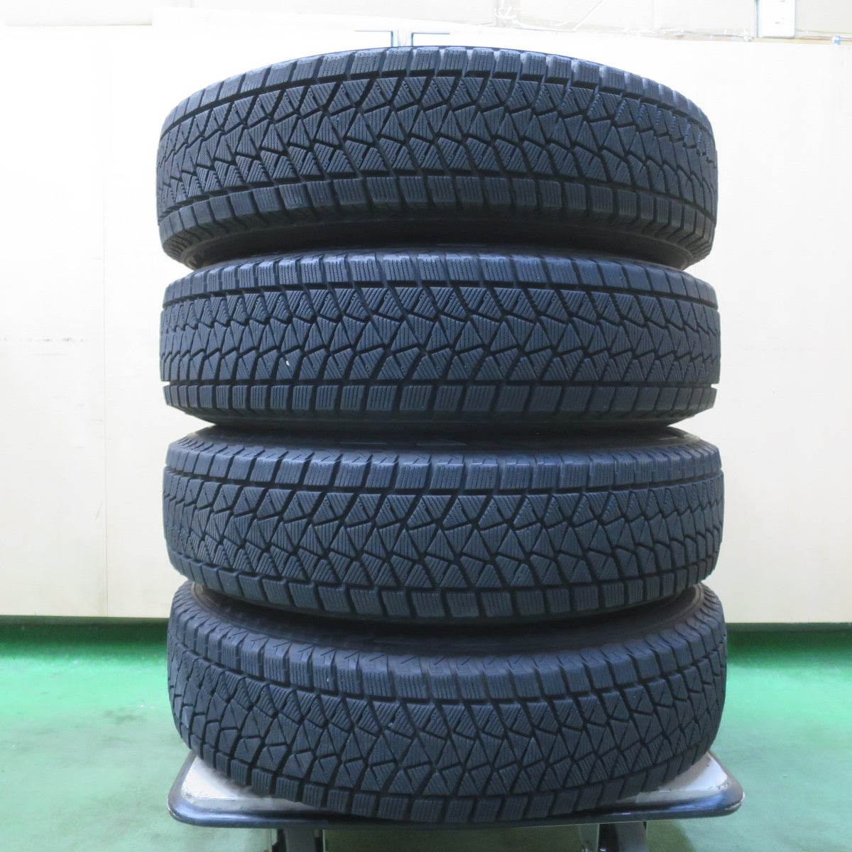 キレイ★ジムニー 等 5ZIGEN 5次元 175/80R16 スタッドレス ブリヂストン ブリザック DM-V2 16インチ PCD139.7/5H★6021013イス