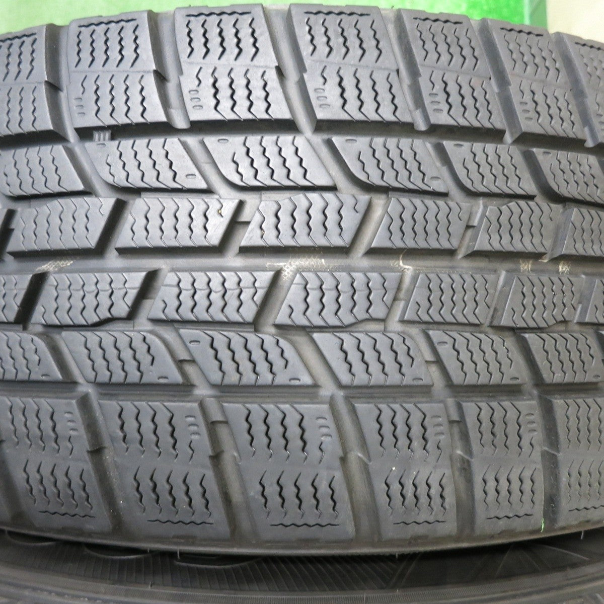 キレイ★スタッドレス 215/60R17 グッドイヤー アイスナビ6 LAUFBAHN 17インチ PCD114.3/5H★4121304NJス