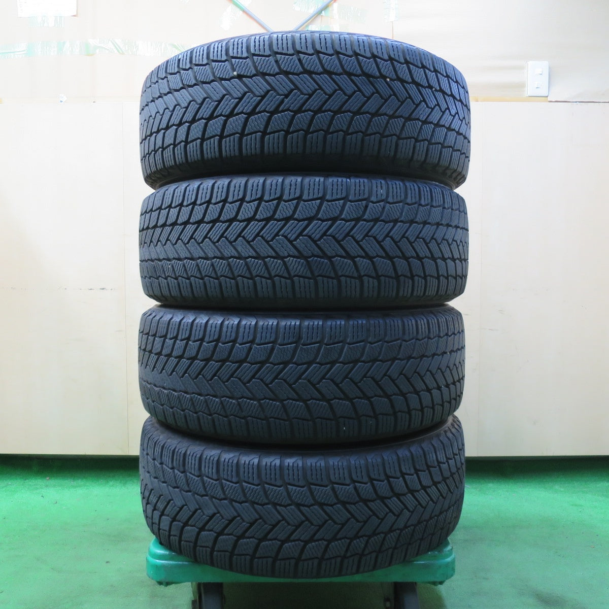 *送料無料* バリ溝！21年！キレイ！9分★スタッドレス 225/50R18 ミシュラン X-ICE SNOW JOKER ジョーカー 18インチ PCD114.3/5H★4080503イス