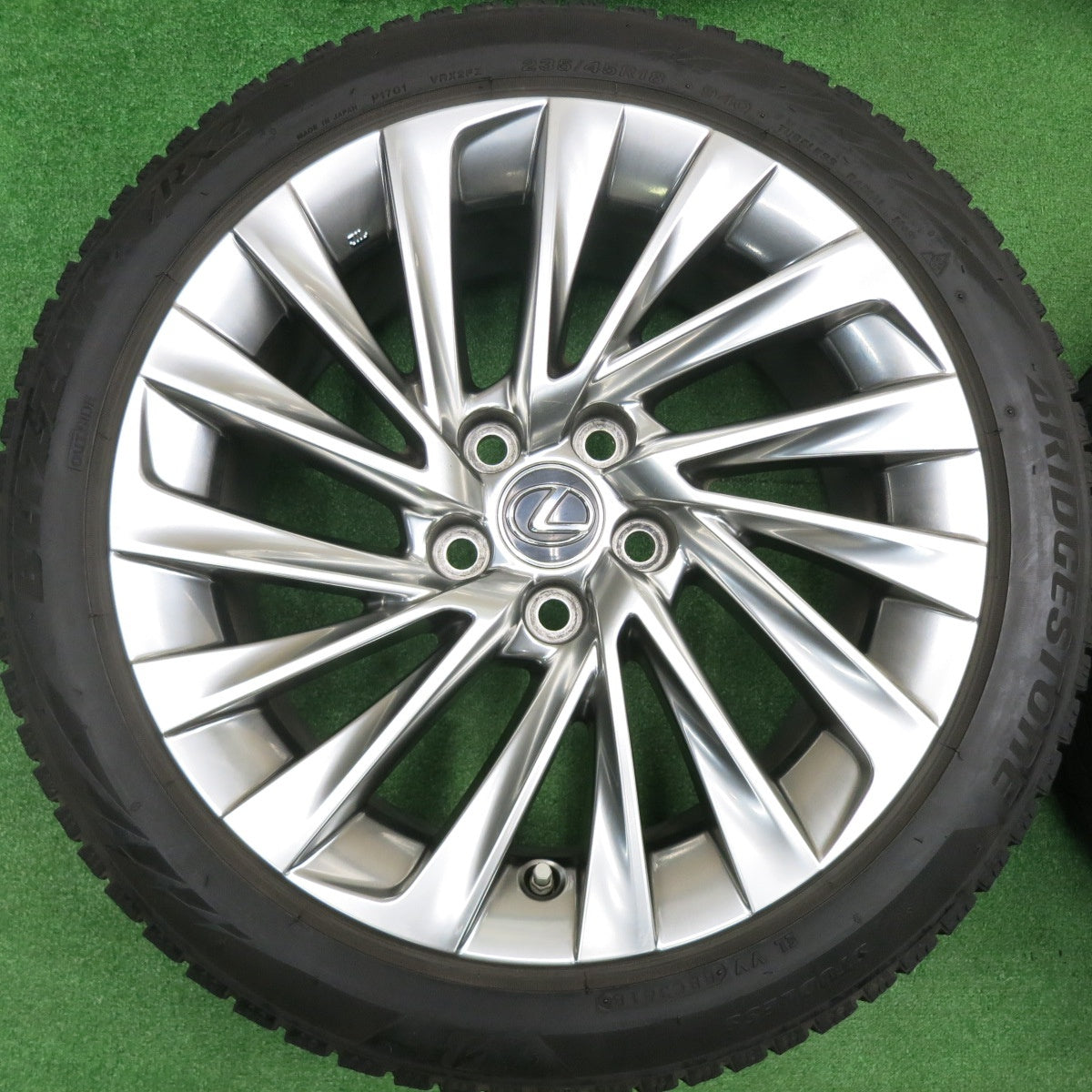 [送料無料] センサー付！キレイ★レクサス ES バージョンL 純正 235/45R18 スタッドレス ブリヂストン ブリザック VRX2 18インチ PCD114.3/5H★4111601HAス