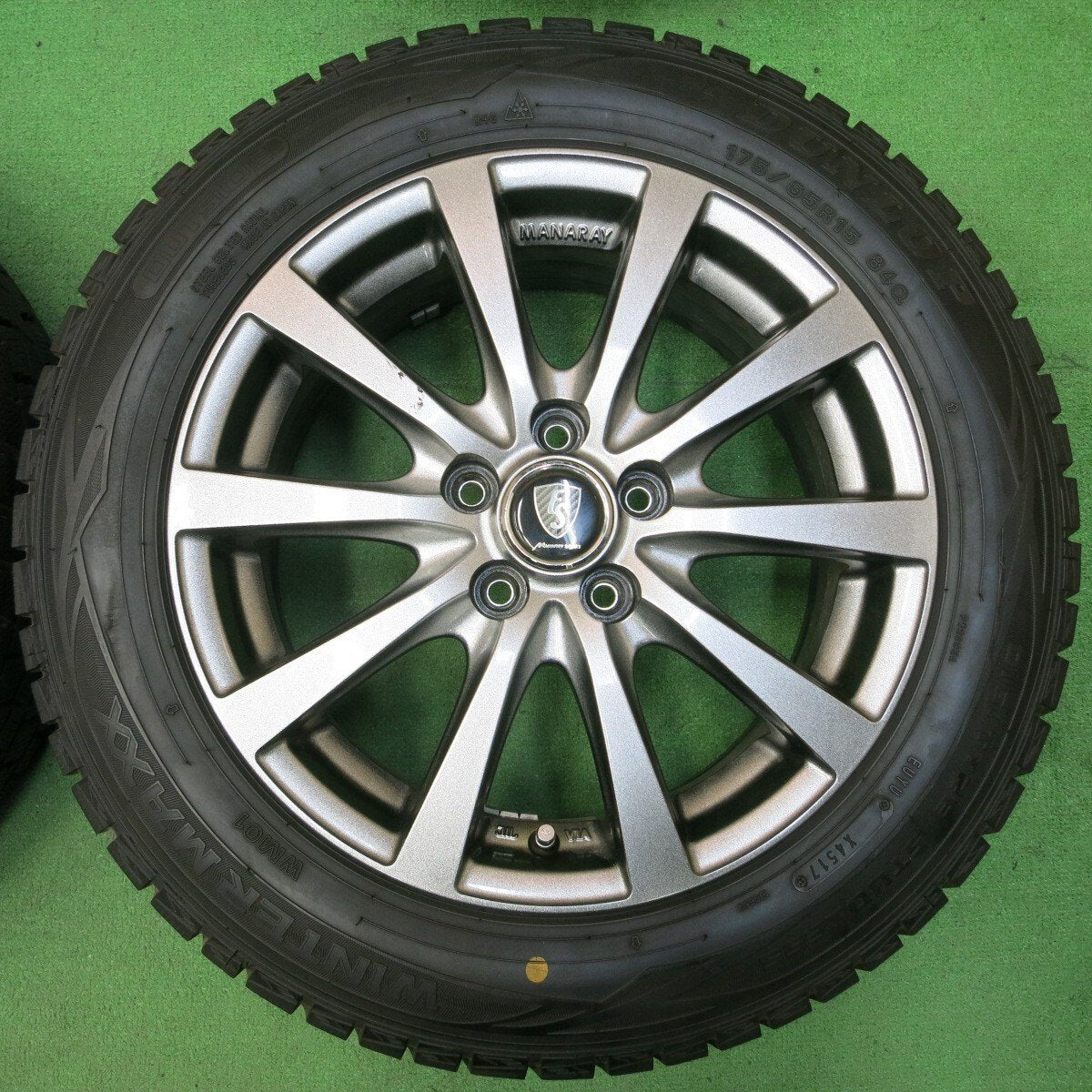 バリ溝！キレイ！9.5分★スタッドレス 175/65R15 ダンロップ ウインターマックス WM01 MANARAY SPORT PCD100/5H★4031609イス