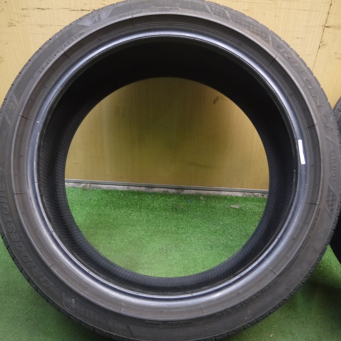 *送料無料* バリ溝！20年！9.5分★225/45R18 ブリヂストン レグノ GR001 GR-X2 タイヤ 18インチ クラウン マークX オデッセイ 等★4031507Hノタ