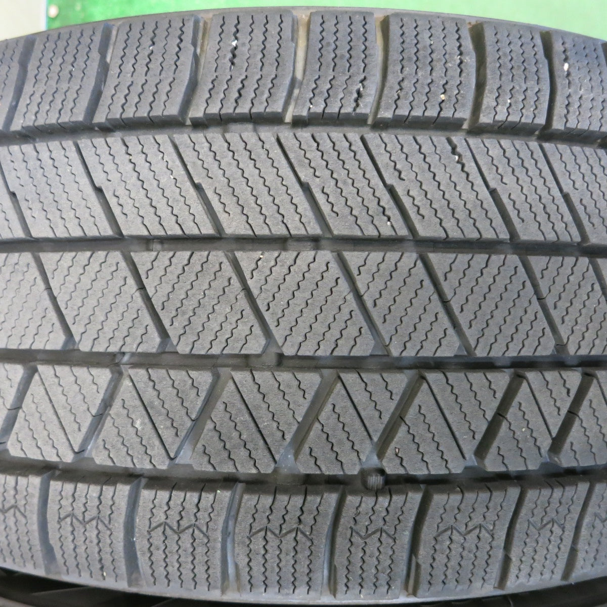 バリ溝！23年！キレイ！9.5分◎スタッドレス 225/45R18 ブリヂストン ブリザック VRX3 VELVA SPORTZ ヴェルヴァ 18インチ PCD114.3/5H◎6081605HAス
