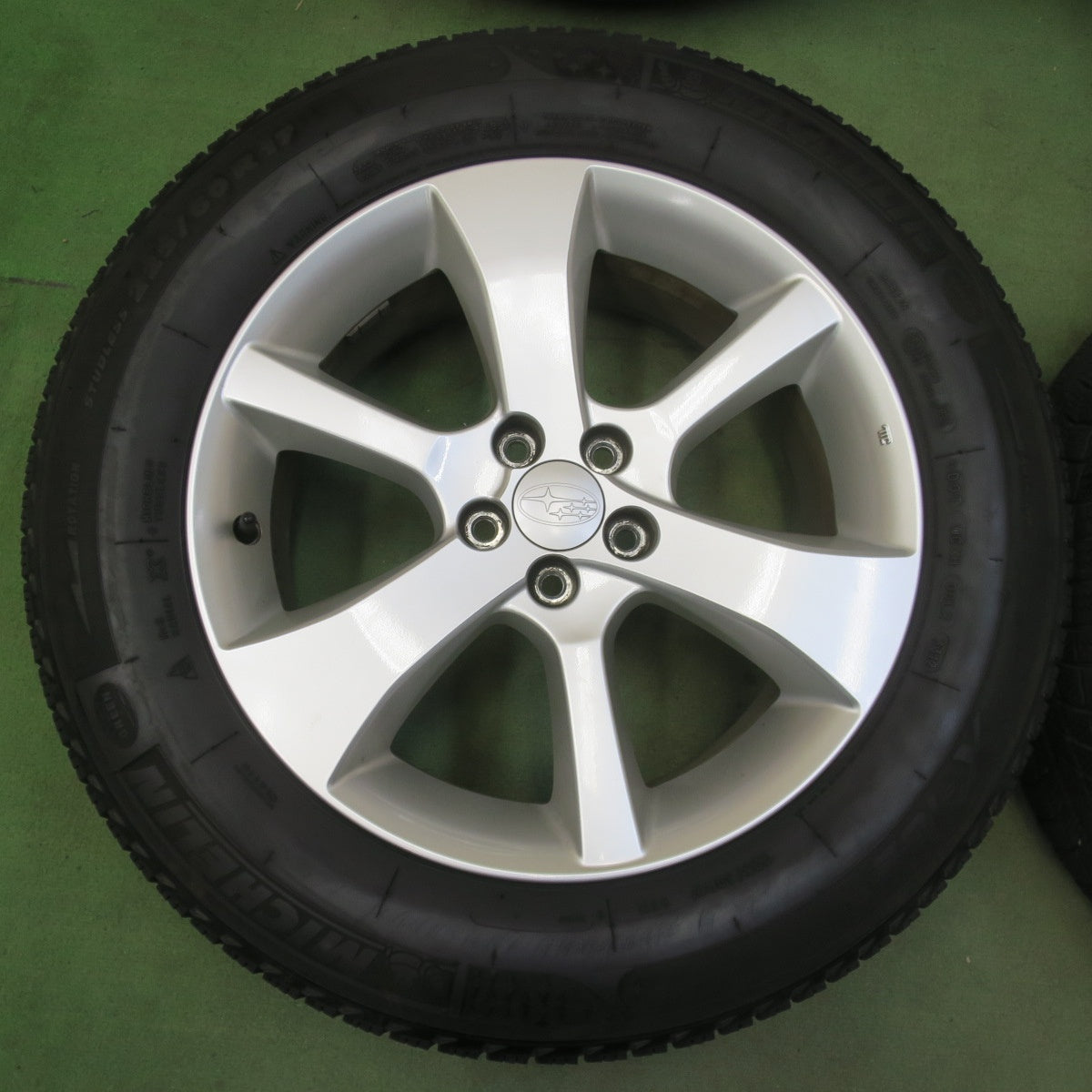 キレイ◎スバル レガシィ アウトバック 純正 225/60R17 スタッドレス ミシュラン X-ICE XI3 17インチ PCD100/5H◎6081109IMス