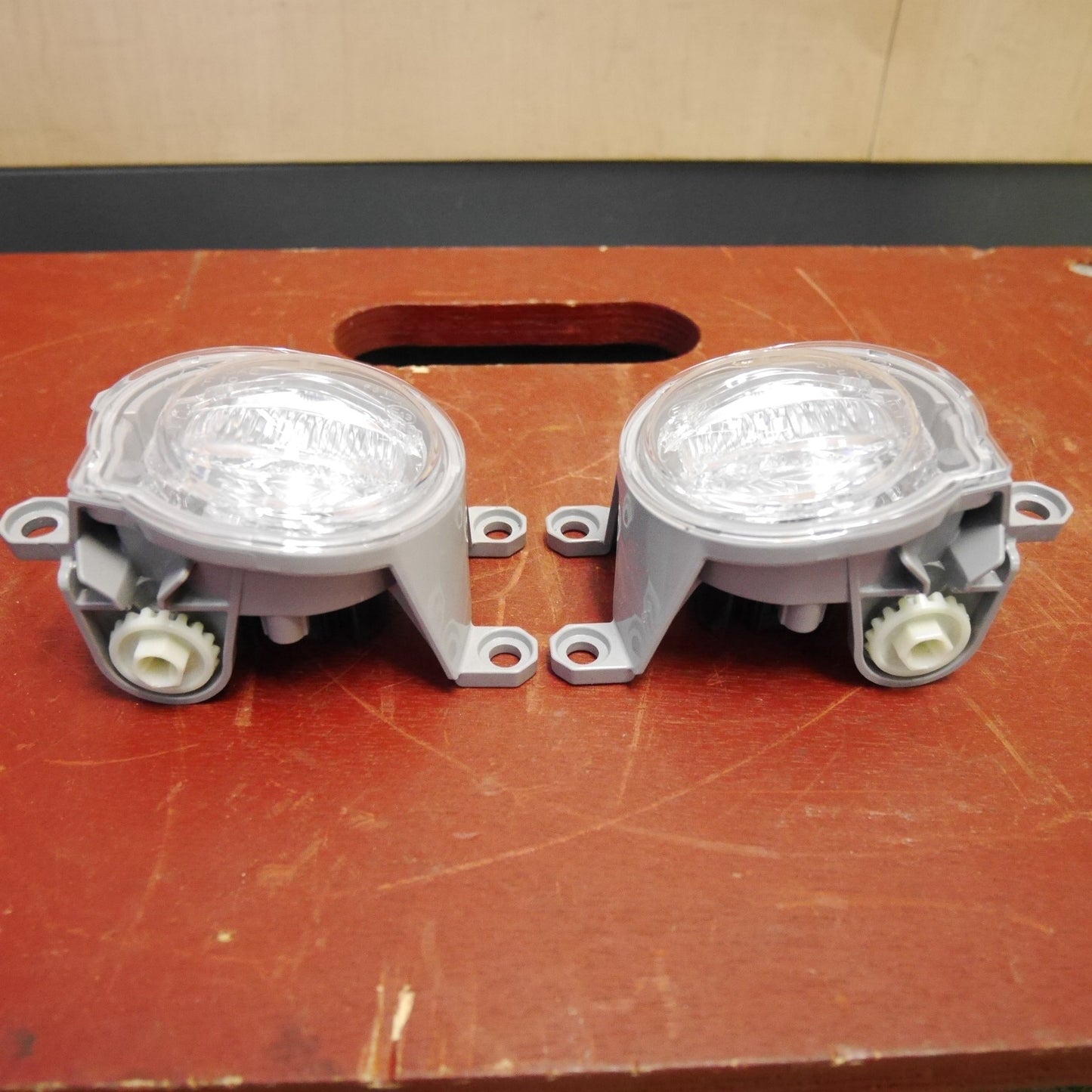 [送料無料] 新車外し！左右セット☆トヨタ 純正 LED フォグランプ 12-611 12V4W 12-643L18/6 L R ハリアー80 カローラスポーツ RAV4 ヤリス アクア 等☆