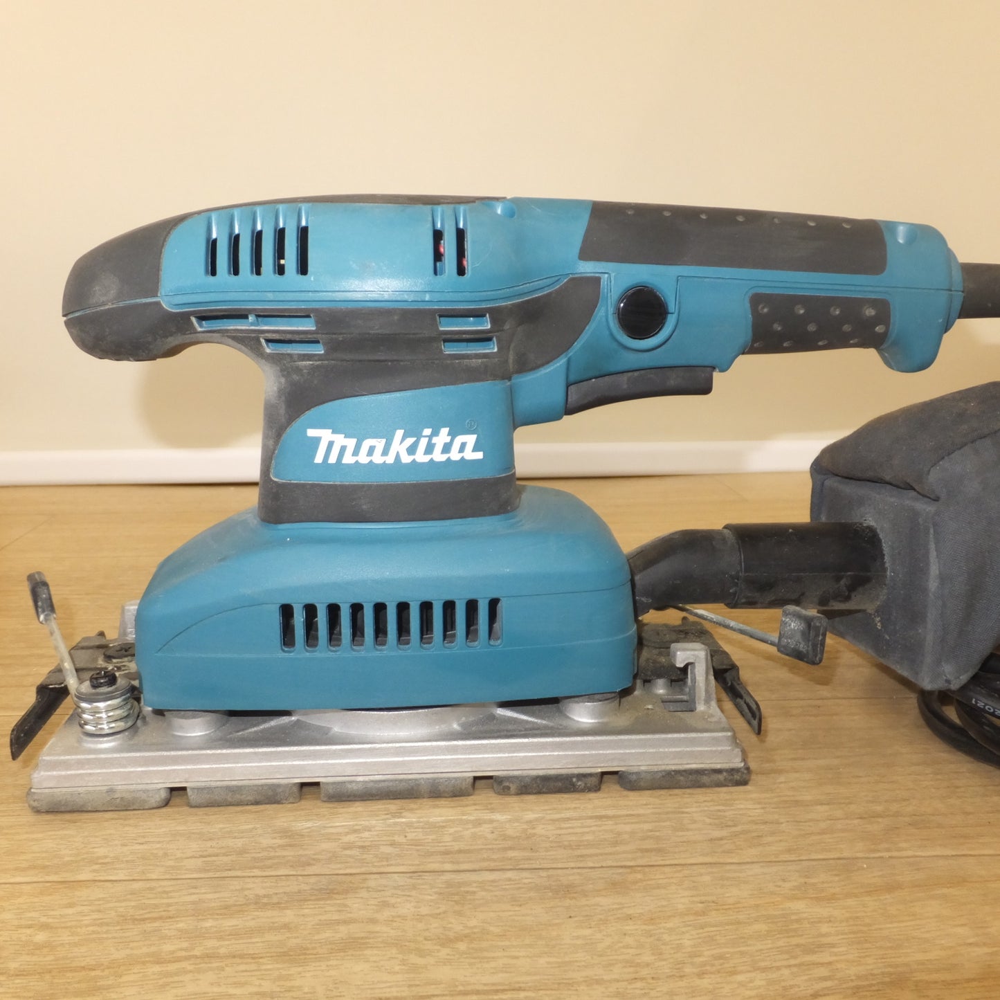[送料無料] ★マキタ makita 仕上サンダ BO3710　100V～ 2A 50-60hz 190W★