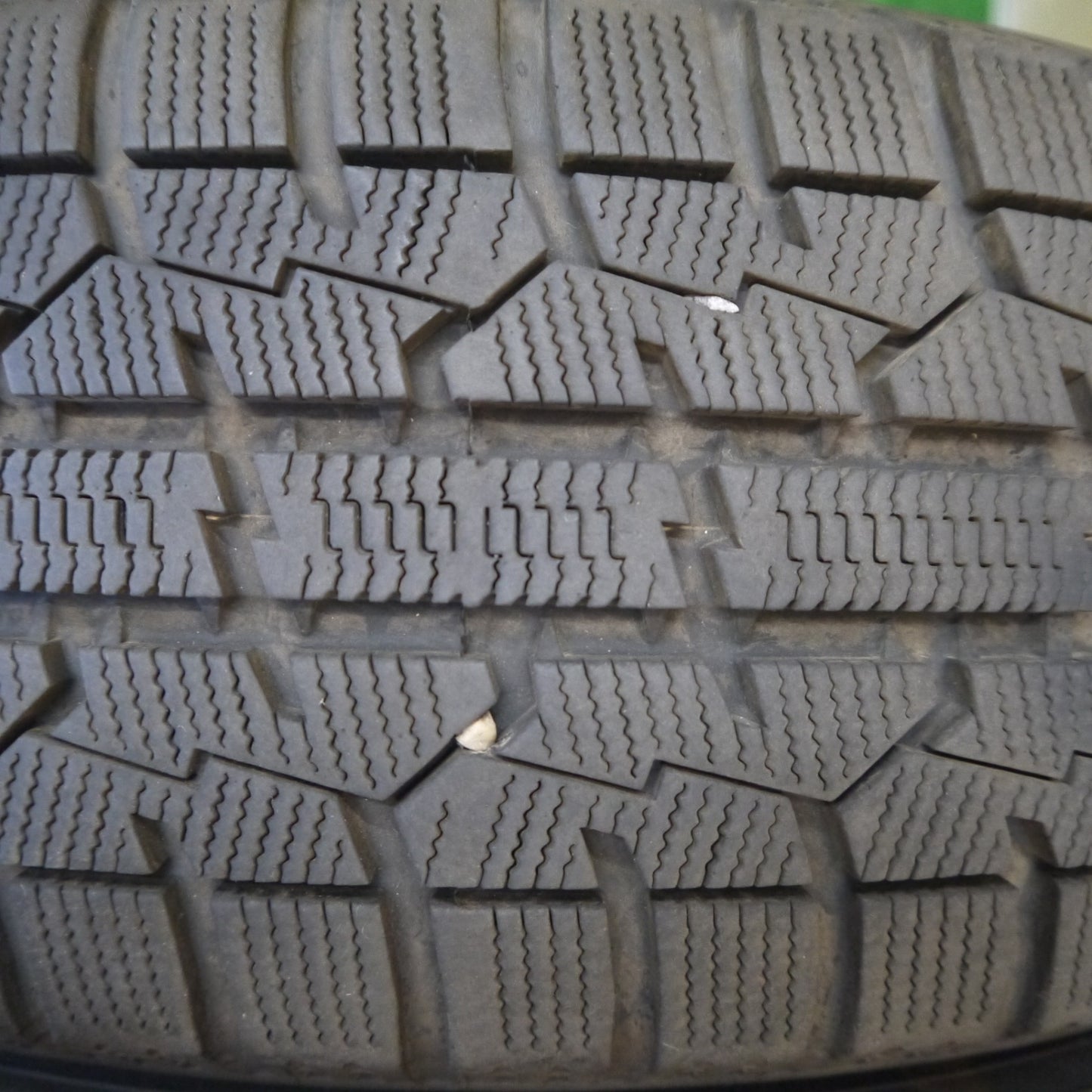 バリ溝！キレイ！9.5分★プリウス 等 195/65R15 スタッドレス トーヨー オブザーブ ガリット GIZ ravrion RS01 ラブリオン 15インチ PCD100/5H★6042811Hス