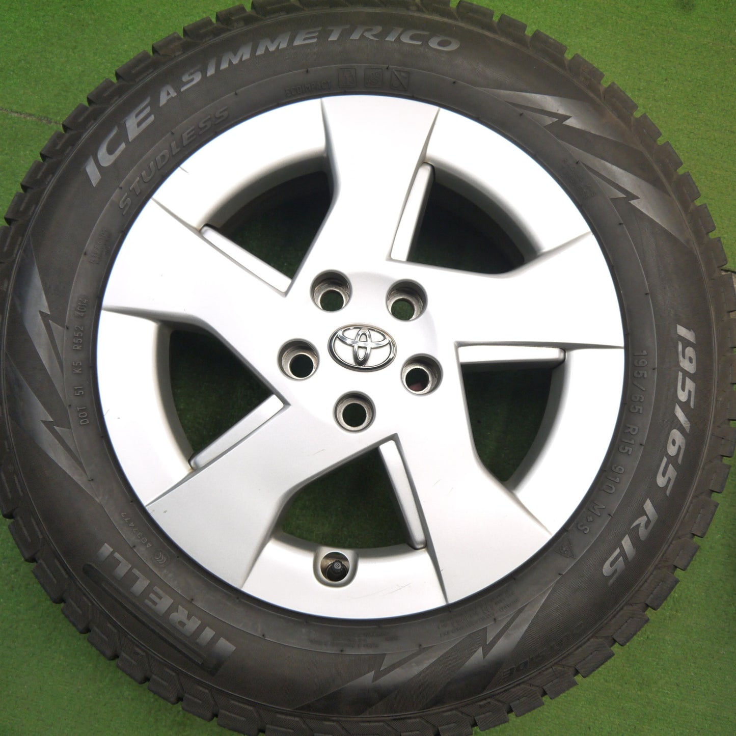4本価格★トヨタ 30系 プリウス 純正 195/65R15 スタッドレス ピレリ アイスアシンメトリコ 15インチ PCD100/5H★5052105Hス