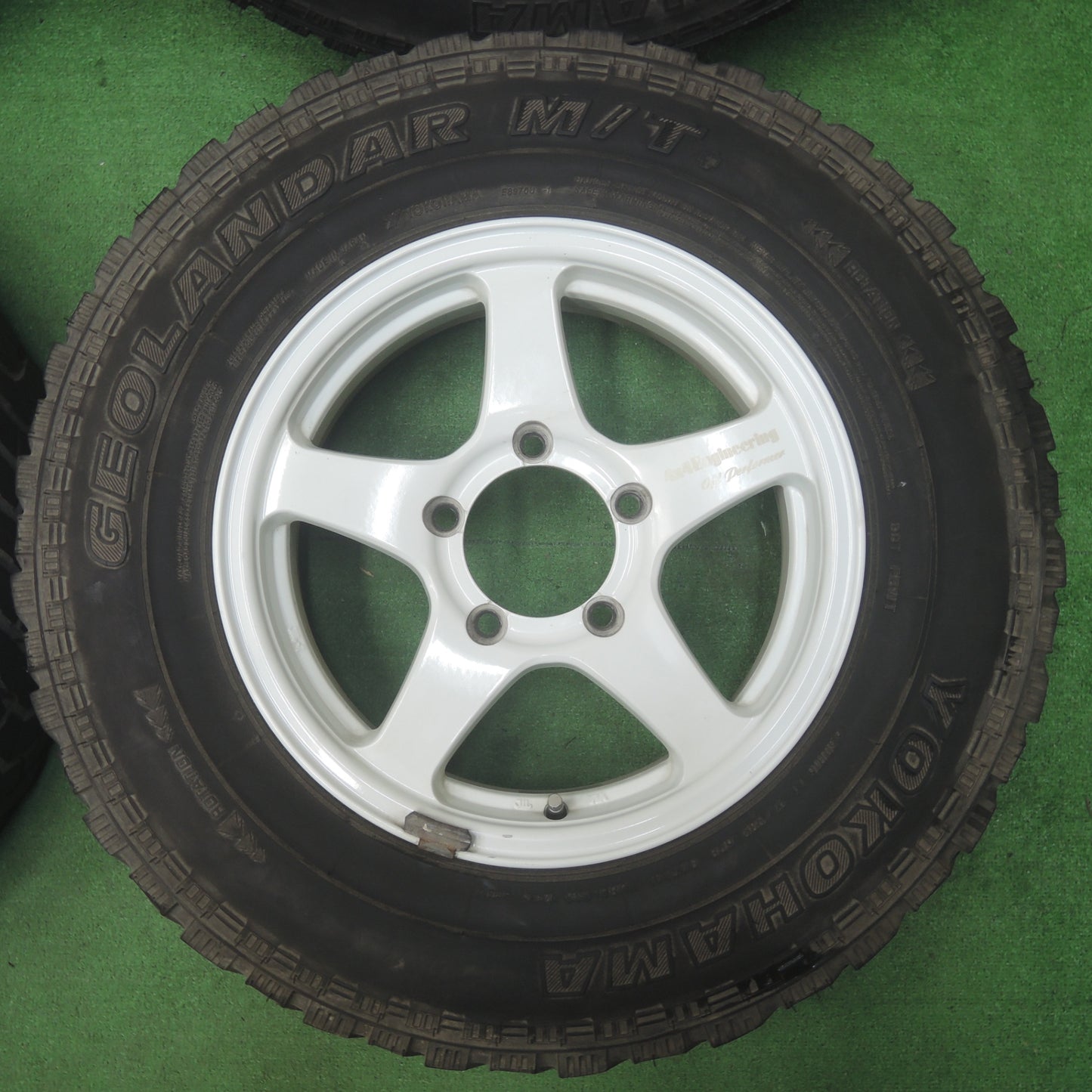 *送料無料* キレイ★ジムニー等 4x4 Engineering 6.50R16 97/93Q ヨコハマ ジオランダー M/T+ 16インチ PCD139.7/5H★4033001SYノ
