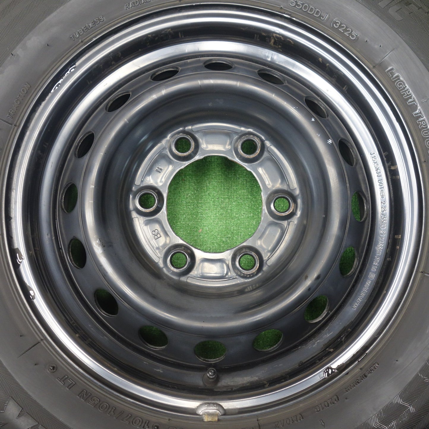バリ溝！25年！キレイ！9.5分◎日産 キャラバン 純正 スチール 195/80R15 107/105N スタッドレス ブリヂストン ブリザック VL10 15インチ PCD139.7/6H◎6070501KTス