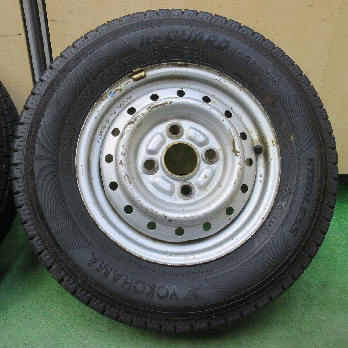 バリ溝！22年！9.5分★スタッドレス 145/80R12 80/78N ヨコハマ アイスガード iG91 スチール ホイール 12インチ PCD100/4H★6042707イス