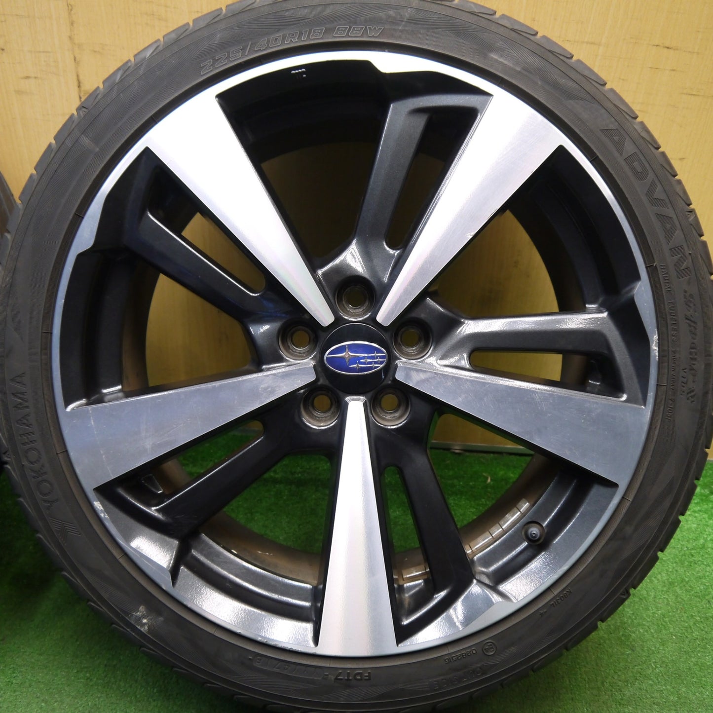 バリ溝！8.5分★スバル インプレッサ スポーツ 純正 225/40R18 ヨコハマ アドバン スポーツ V105 18インチ PCD100/5H★5043005Hノ