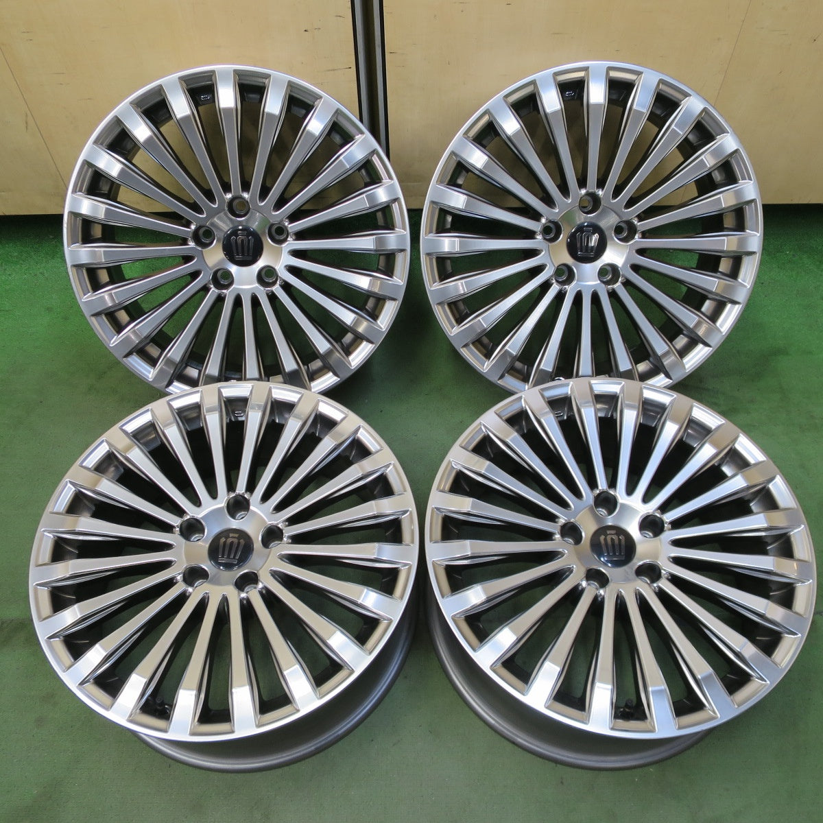 新車外し★トヨタ 30系 クラウン セダン 純正 ホイール 19インチ 19×8J PCD120/5H★6071401NGホ