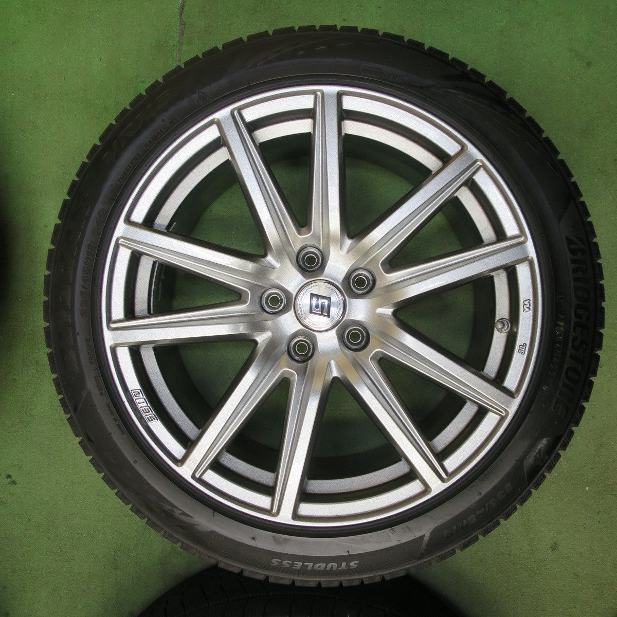 バリ溝！21年！9.5分★スタッドレス 235/45R18 ブリヂストン ブリザック VRX3 SEIN ザイン 18インチ PCD114.3/5H★5112812TTス