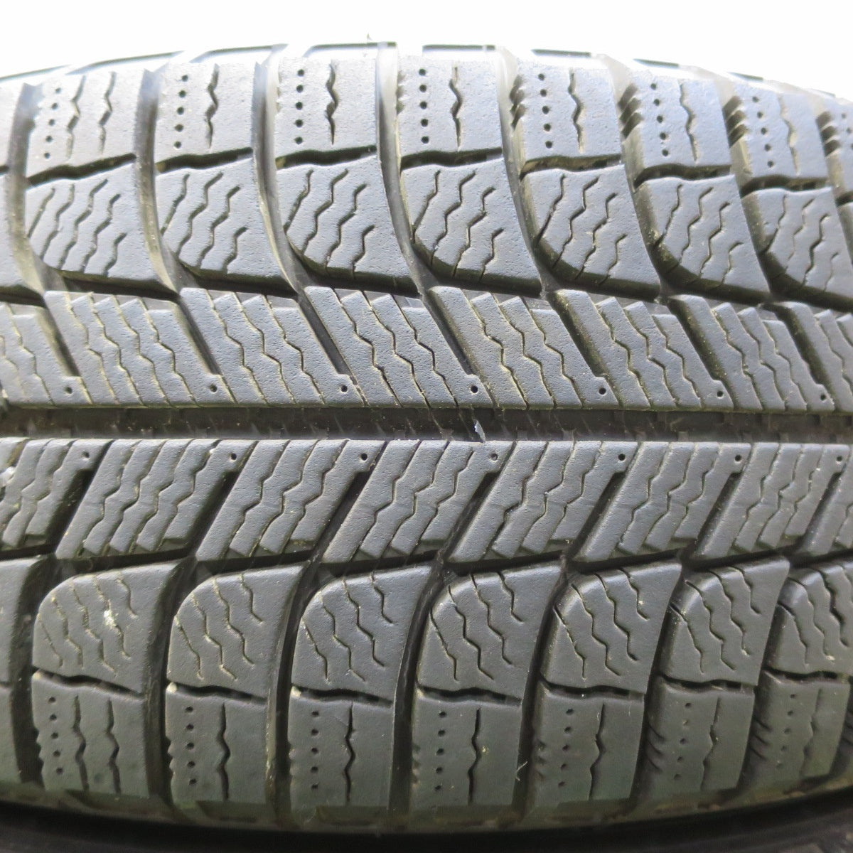 バリ溝！9分★スタッドレス 185/65R15 ミシュラン X-ICE3+ NIRVANA NV ニルバーナ ニルヴァーナ 15インチ PCD100/4H★5082304イス