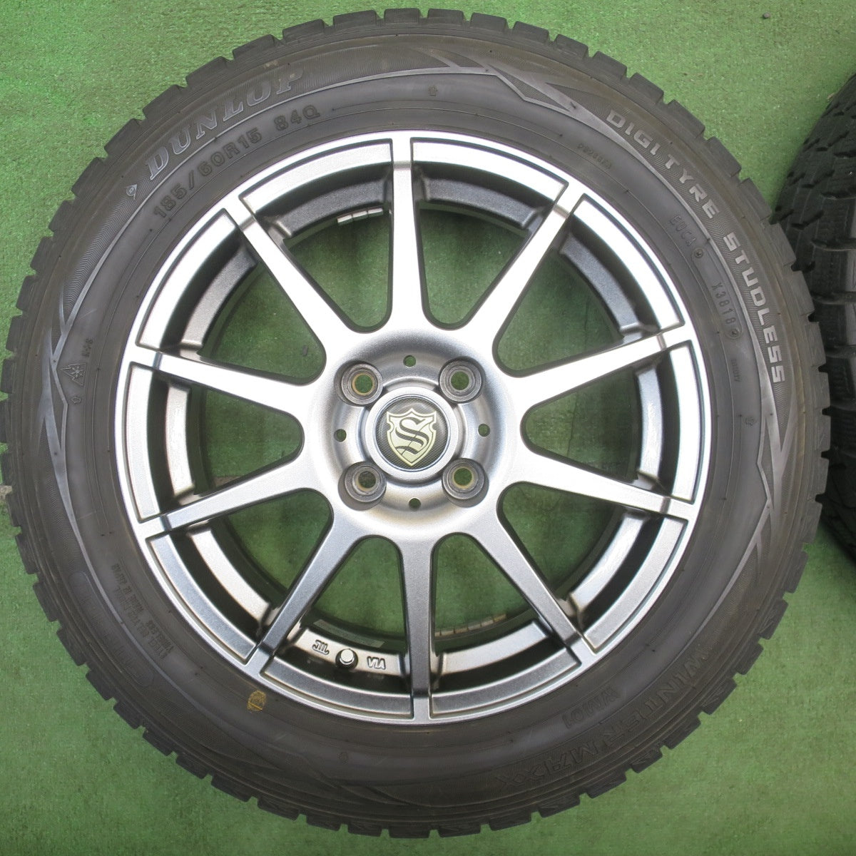 バリ溝！キレイ！8.5分★スタッドレス 185/60R15 ダンロップ ウインターマックス WM01 社外 アルミ 15インチ PCD100/4H★6051812NJス