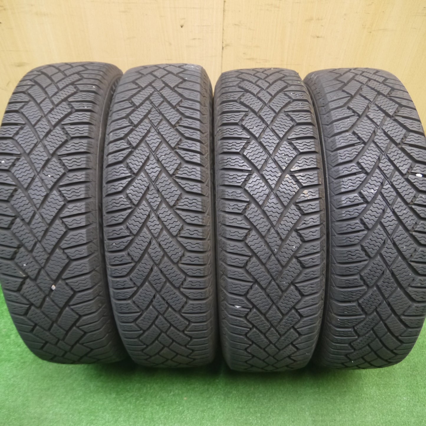 [送料無料] バリ溝！キレイ！9.5分以上★スタッドレス 155/65R14 コンチネンタル バイキングコンタクト7 Zmeist M5 14インチ PCD100/4H★4110501Hス
