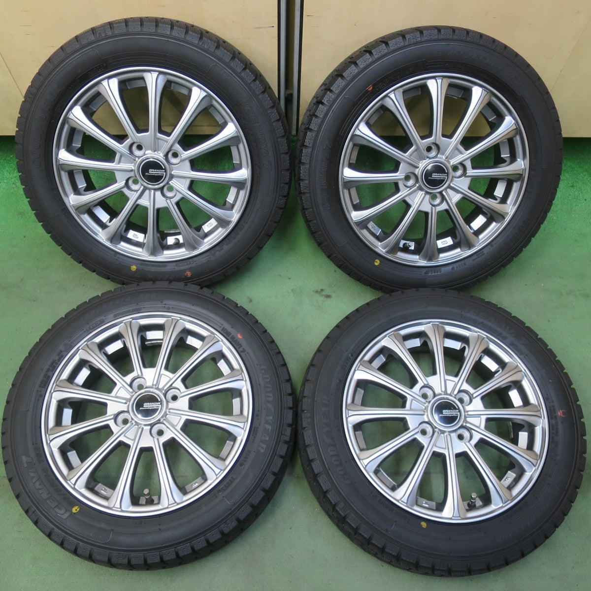バリ溝！23年！キレイ！9分◎スタッドレス 155/65R14 グッドイヤー アイスナビ7 GRANDIR グランディール 14インチ PCD100/4H◎6080606イス