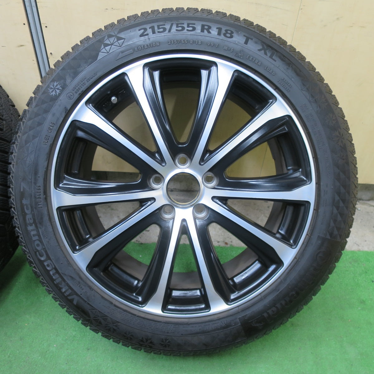 バリ溝！21年！キレイ！9.5分★ボルボ V60 クロスカントリー VST Type-ST1 215/55R18 スタッドレス コンチネンタル バイキングコンタクト7 18インチ PCD108/5H★5111103TTス