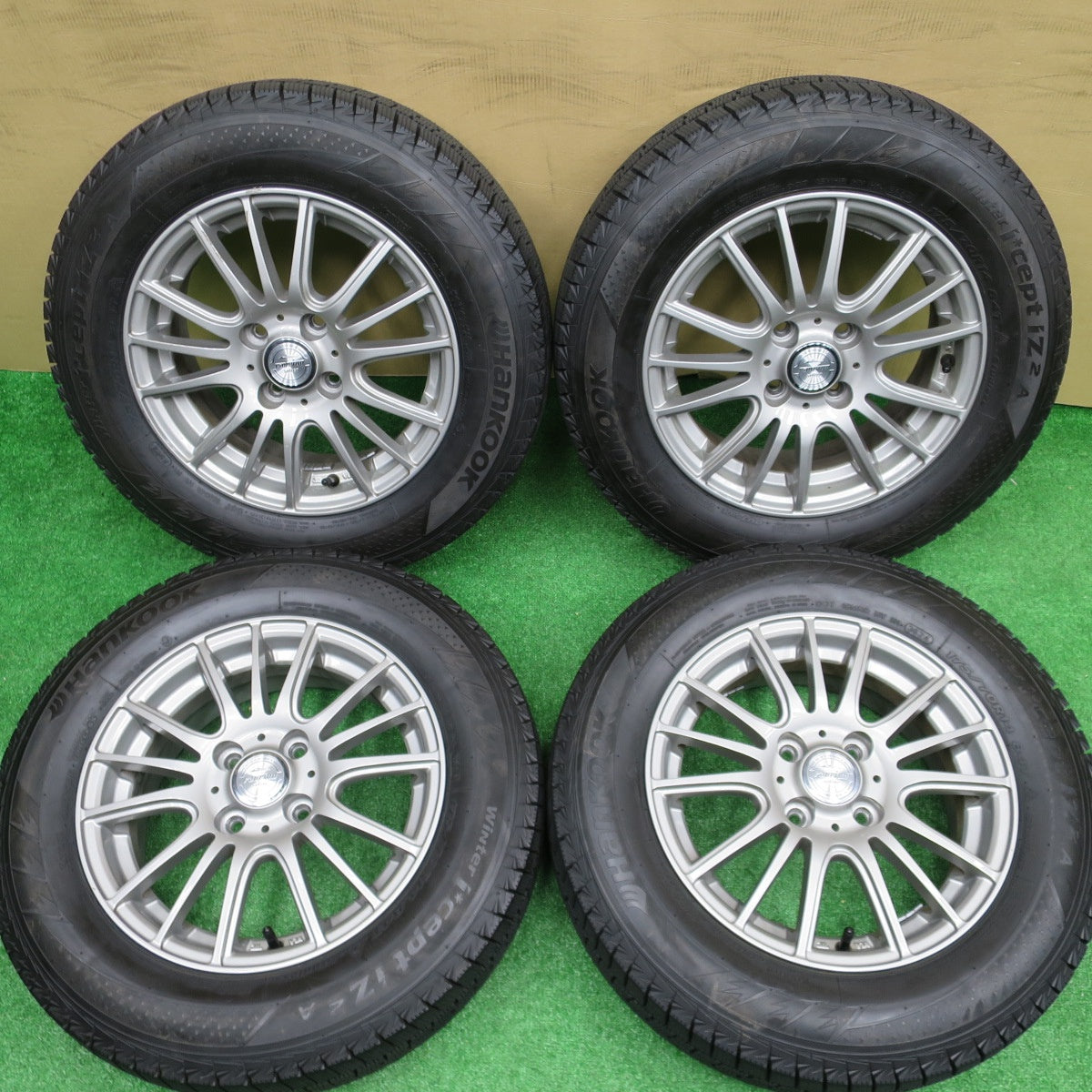 超バリ溝！24年！キレイ！ほぼ10分★スタッドレス 175/70R14 ハンコック ウインター アイセプト IZ2A ravrion selzer ラブリオン 14インチ PCD100/4H★5120503NKス