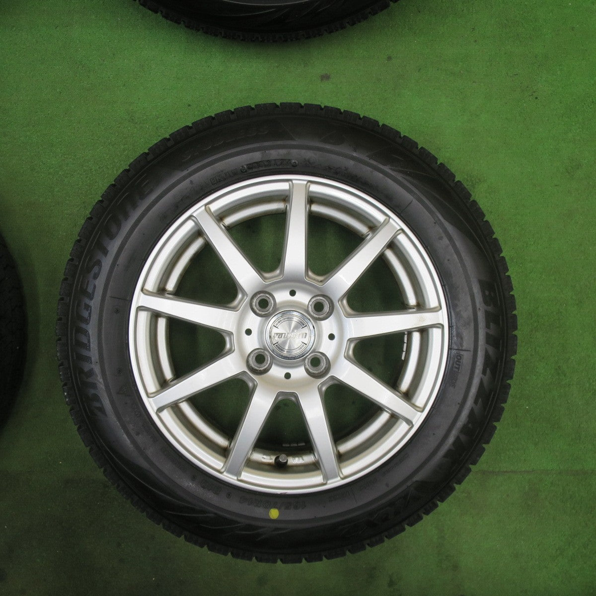 バリ溝！24年！ほぼ10分★スタッドレス 165/70R14 ブリヂストン ブリザック VRX2 ravrion ラブリオン 14インチ PCD100/4H★6021904TTス