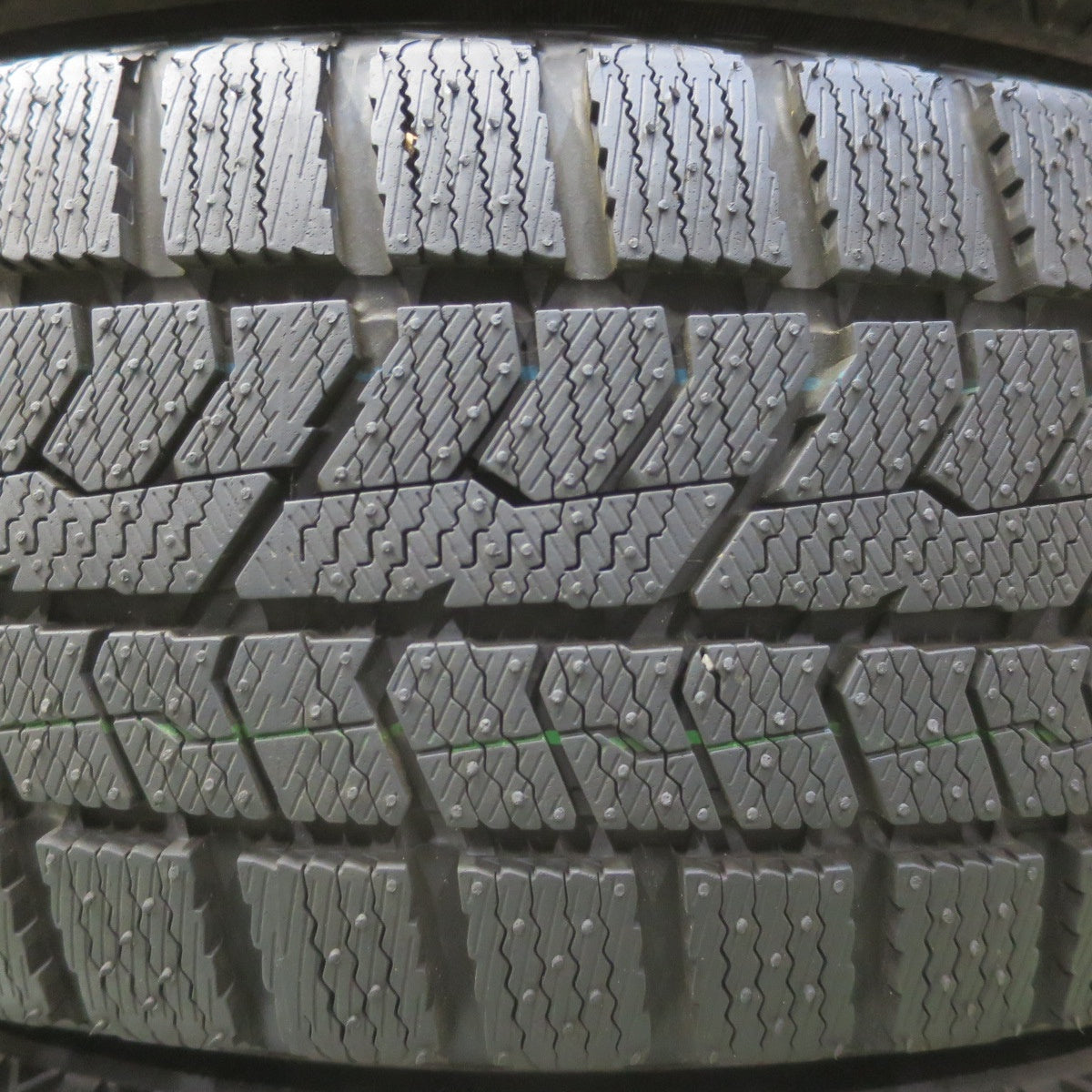 ほぼ未使用！25年！キレイ★スタッドレス 195/65R16 トーヨー オブザーブ GIZ2 社外 アルミ 16インチ PCD100/4H★6043016イス