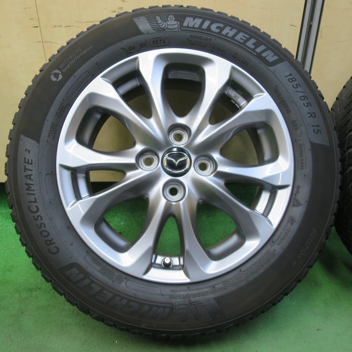 キレイ！21年★マツダ2 純正 185/65R15 ミシュラン CROSSCLIMATE2 15インチ PCD100/4H★5072501イノ
