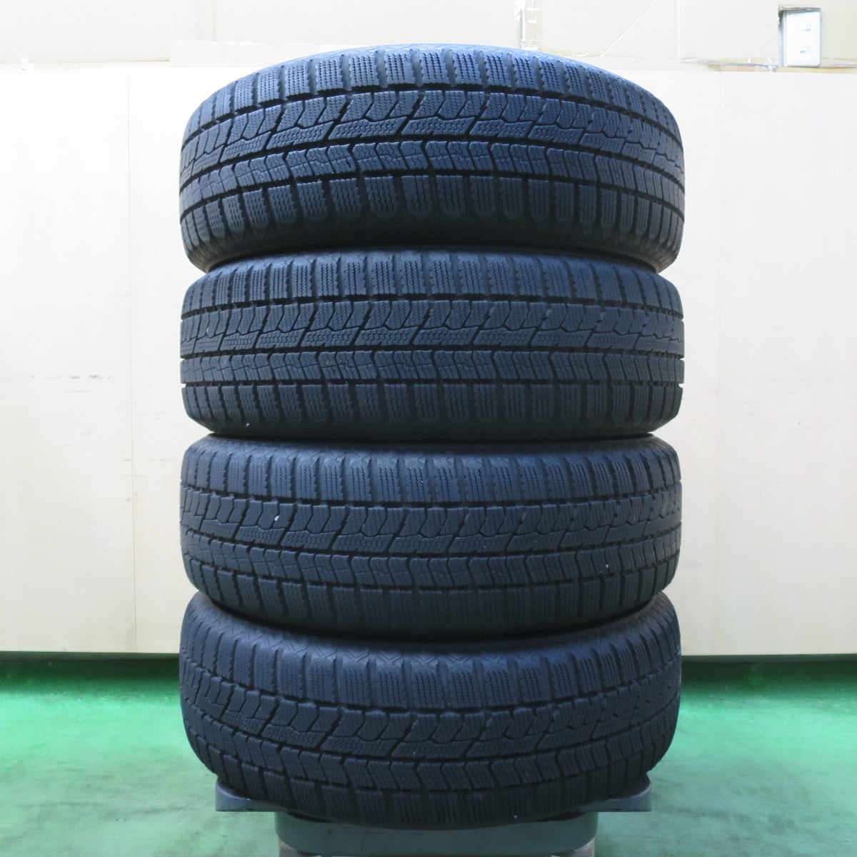 バリ溝！9分★スタッドレス 185/60R15 トーヨー オブザーブ GIZ2 BRANDLE-LINE ブランドルライン 15インチ PCD100/4H★5080401イス