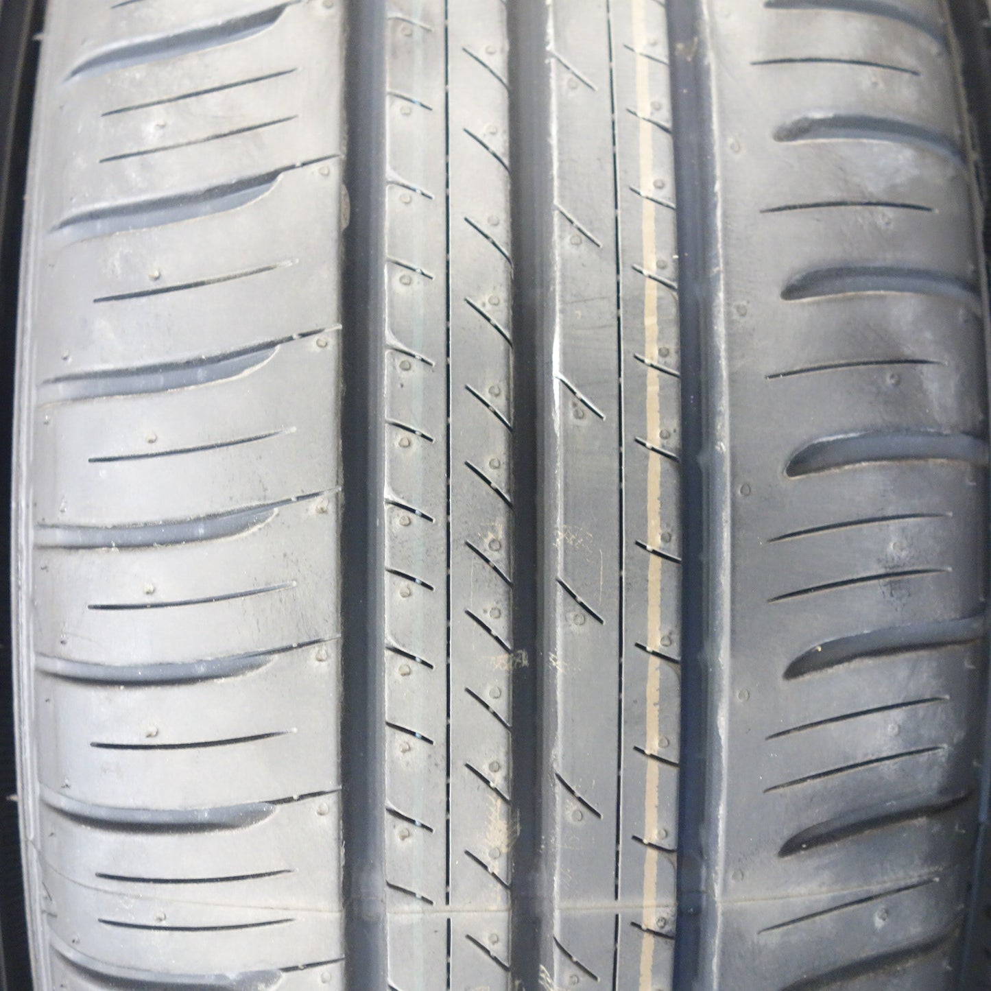 新車外し！25年★195/60R17 ダンロップ エナセーブ EC300+ タイヤ 17インチ ライズ ロッキー 等★6021804KTノタ