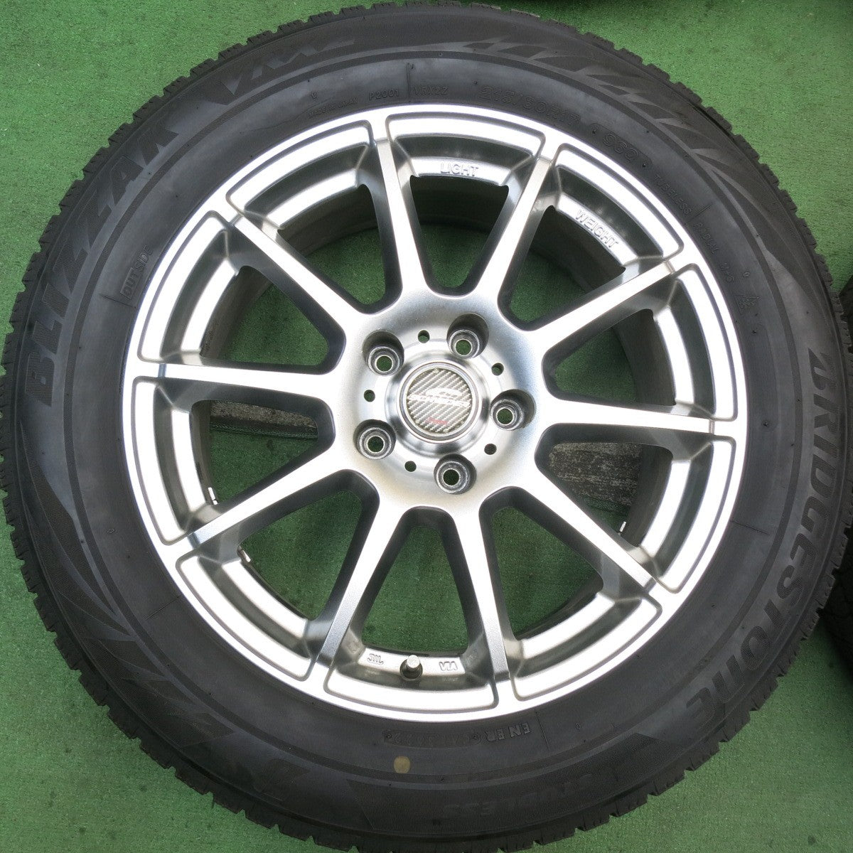 バリ溝！22年！8.5分★スタッドレス 215/60R17 ブリヂストン ブリザック VRX2 SCHNEIDER シュナイダー 17インチ PCD114.3/5H★5081411HAス
