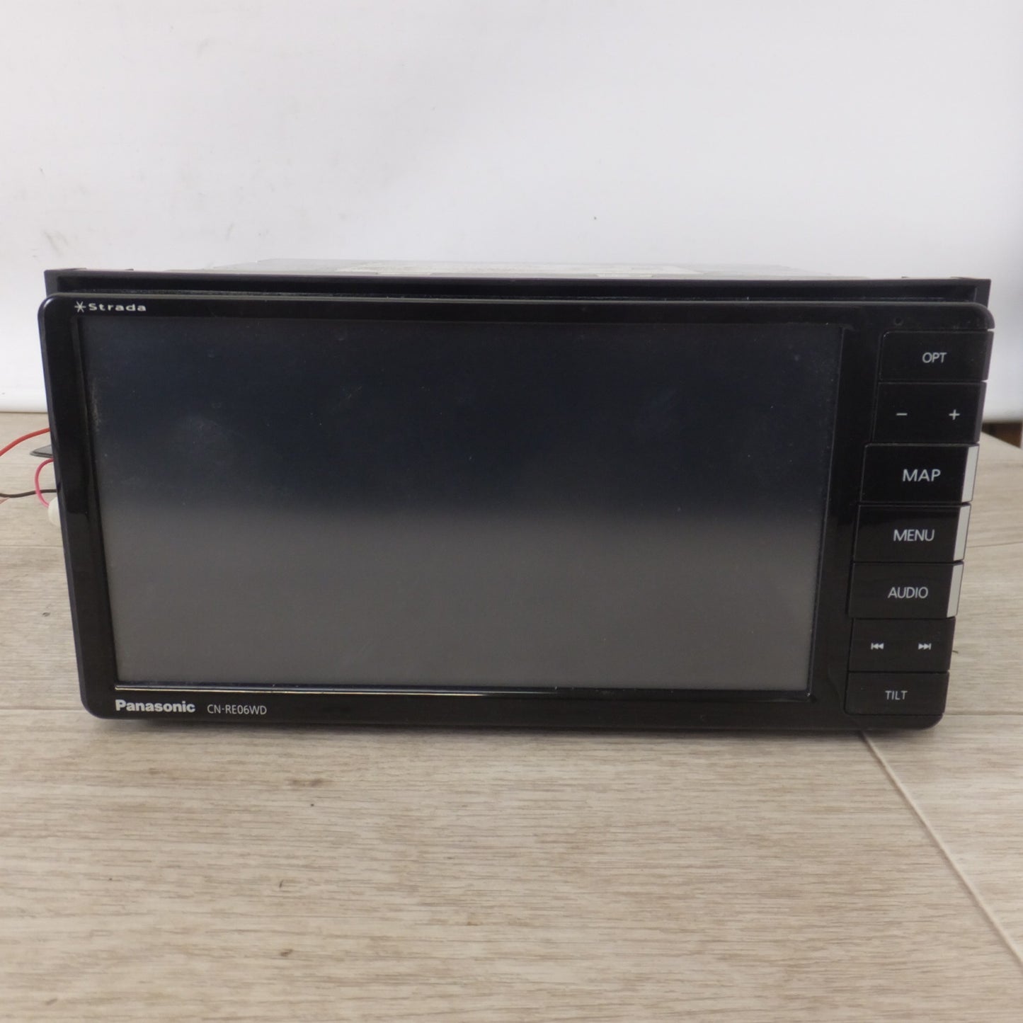 [送料無料] ★パナソニック Panasonic SDカーナビステーション Strada CN-RE06WD(30)★