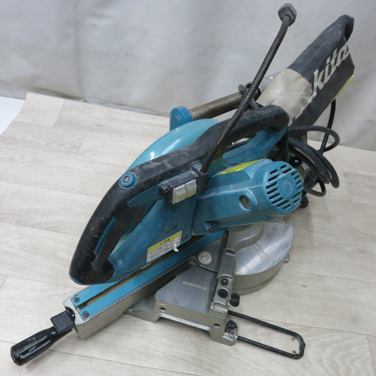 [送料無料] ◆マキタ 190mm スライド マルノコ 100V LS0717FL 丸のこ 丸ノコ 丸鋸 切断機 卓上 電動 工具◆