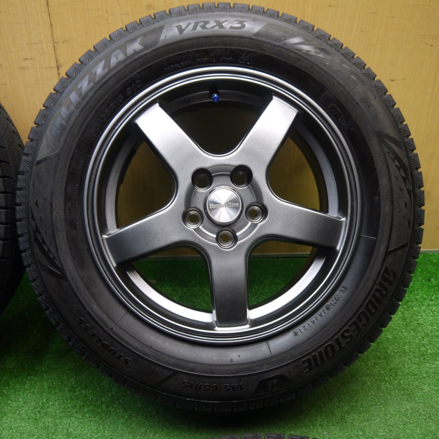 バリ溝！21年！キレイ！9.5分★プリウス 等 195/65R15 スタッドレス ブリヂストン ブリザック VRX3 Humanline ヒューマンライン 15インチ PCD100/5H★5111401KKス