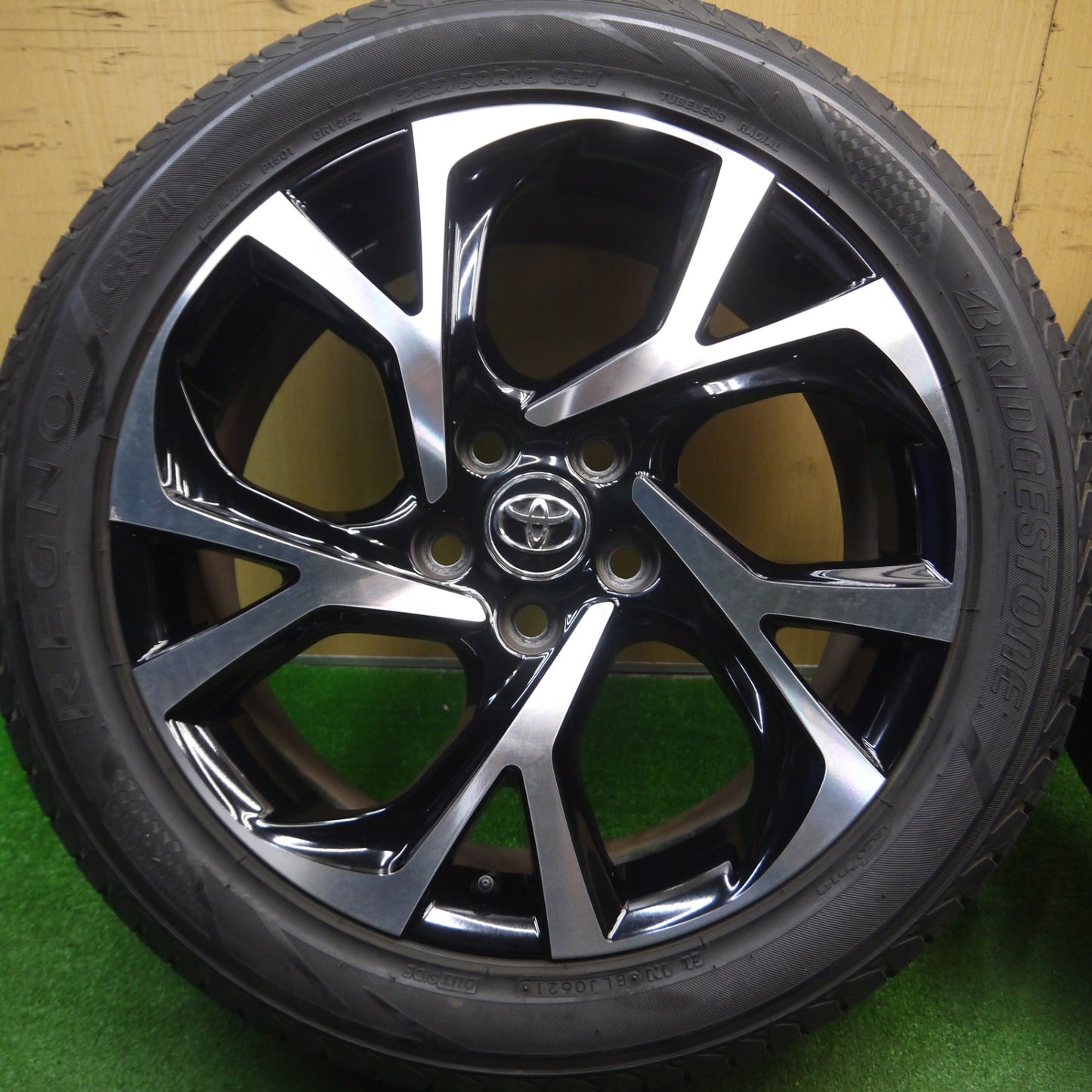 [送料無料] 4本価格！21年★トヨタ CH-R 純正 225/50R18 ブリヂストン レグノ GRV2 18インチ CHR PCD114.3/5H★5021414Hノ