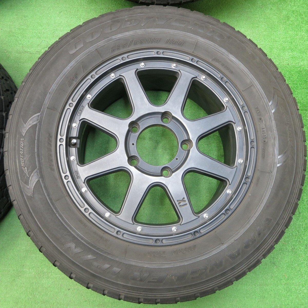 キレイ★ランクル 等 XTREME-J XJ 285/60R18 スタッドレス グッドイヤー ラングラー IP/N PCD150/5H★4022605イス
