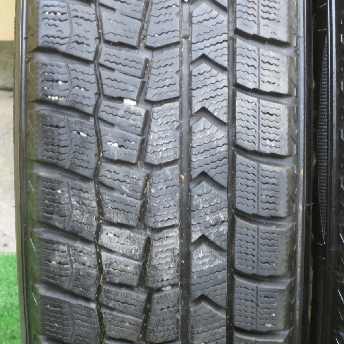 バリ溝！22年！キレイ！9.5分★スタッドレス 175/65R15 ダンロップ ウインターマックス WM02 Fang ファング 15インチ PCD100/4H★5112507TTス