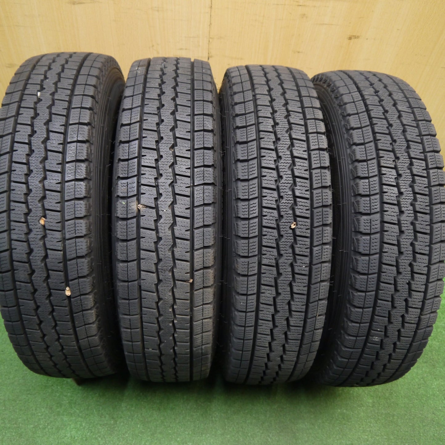 バリ溝！23年！キレイ！9.5分以上★スタッドレス 155/80R14 88/86N ダンロップ ウインターマックス SV01 スチール ホイール 14インチ PCD100/4H★5121005Hス