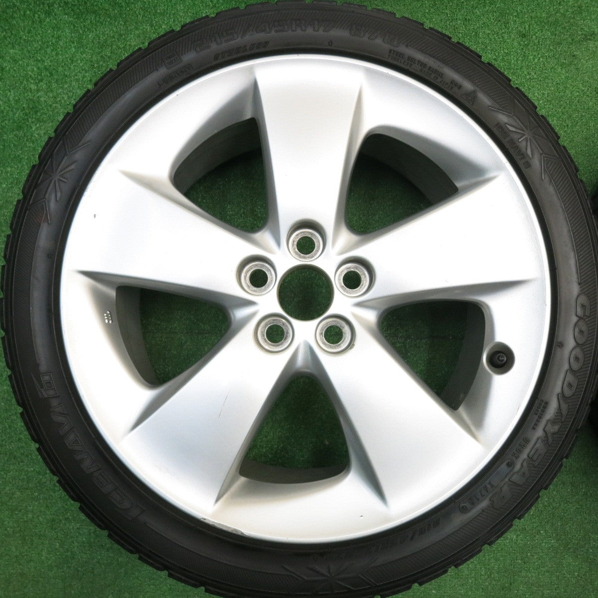4本価格★トヨタ 30系 プリウス S ツーリング 純正 215/45R17 スタッドレス グッドイヤー アイスナビ6 17インチ PCD100/5H★5110617HAス
