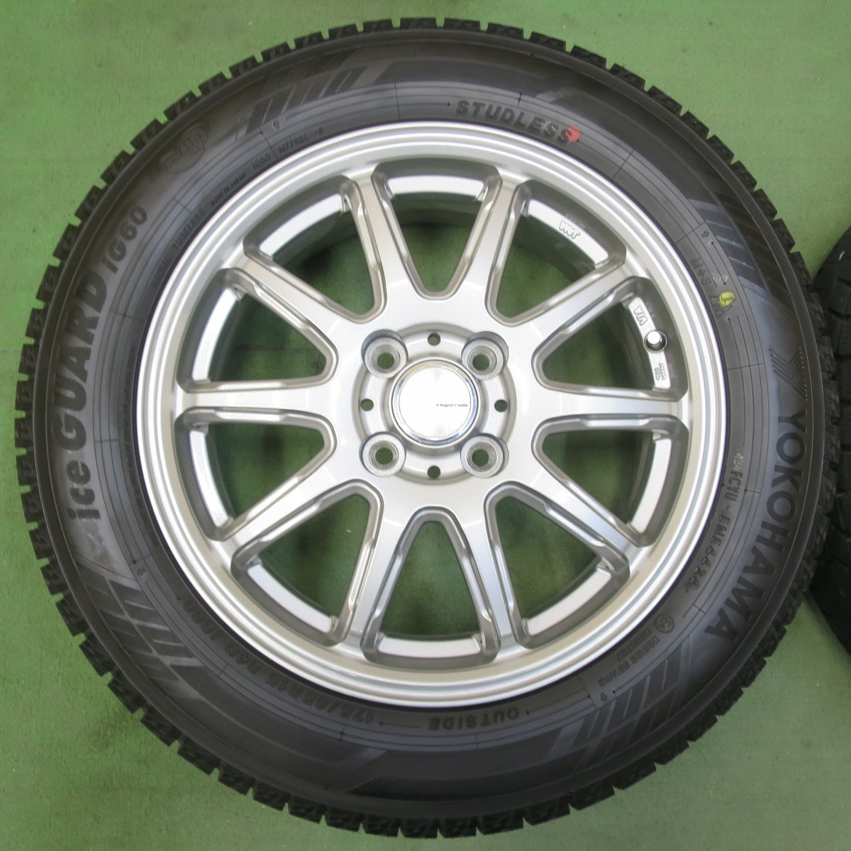バリ溝！24年！キレイ！ほぼ10分★スタッドレス 175/65R15 ヨコハマ アイスガード iG60 VEMOTION Vエモーション 15インチ PCD100/4H★5110505イス