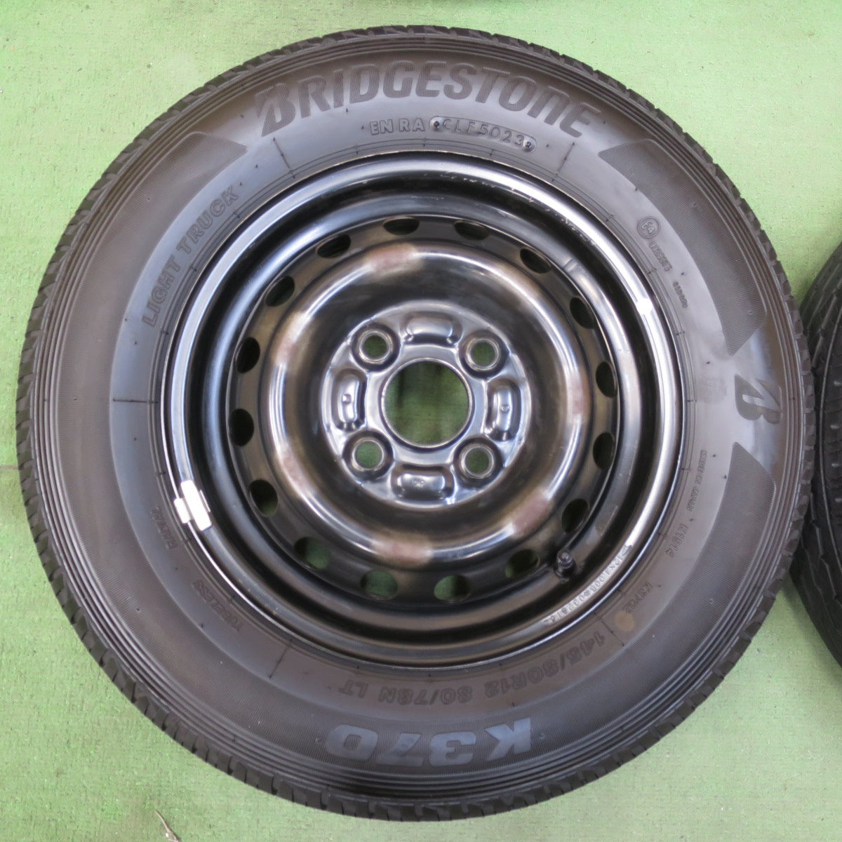 バリ溝！23年！9.5分以上★ダイハツ ハイゼット アトレー 等 純正 スチール 145/80R12 80/78N ブリヂストン K370 12インチ PCD100/4H★5103013イノ