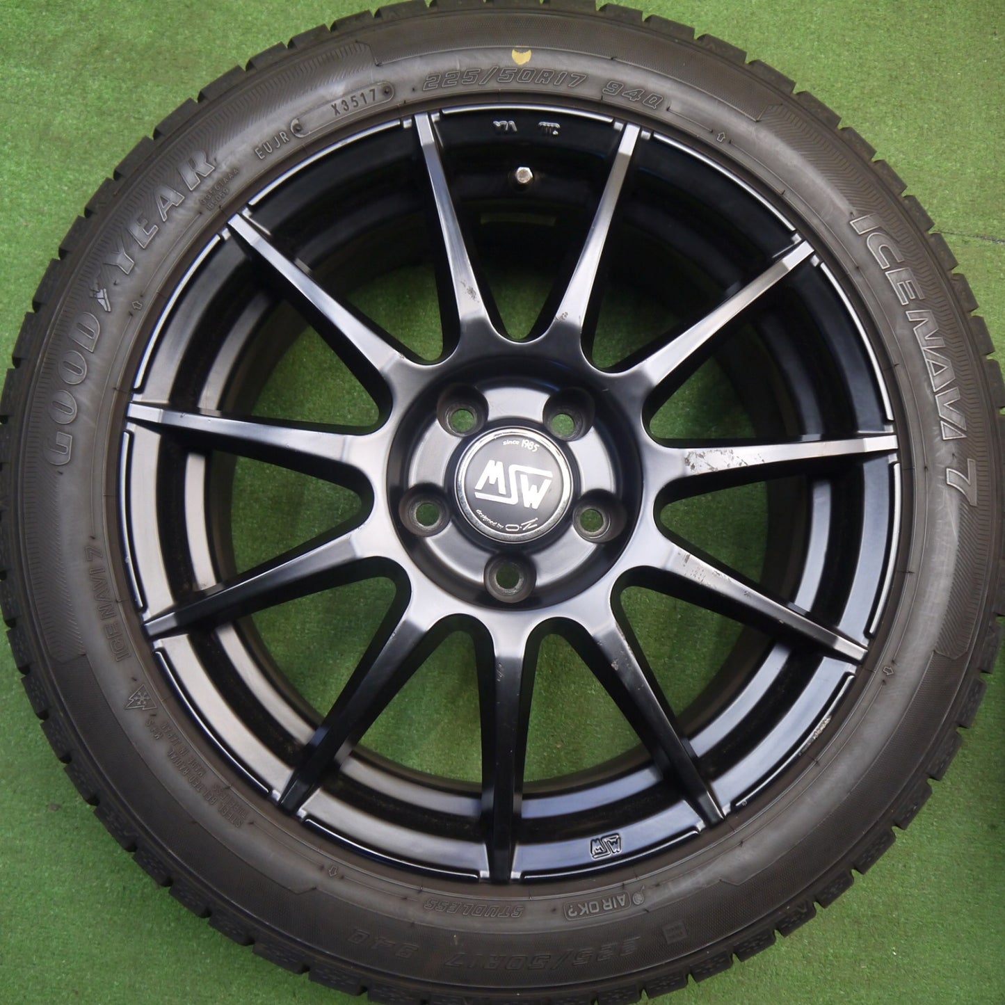 バリ溝！9.5分★アウディ 等 MSW 85 O・Z 225/50R17 スタッドレス グッドイヤー アイスナビ7 OZ 17インチ PCD112/5H★6012001Hス