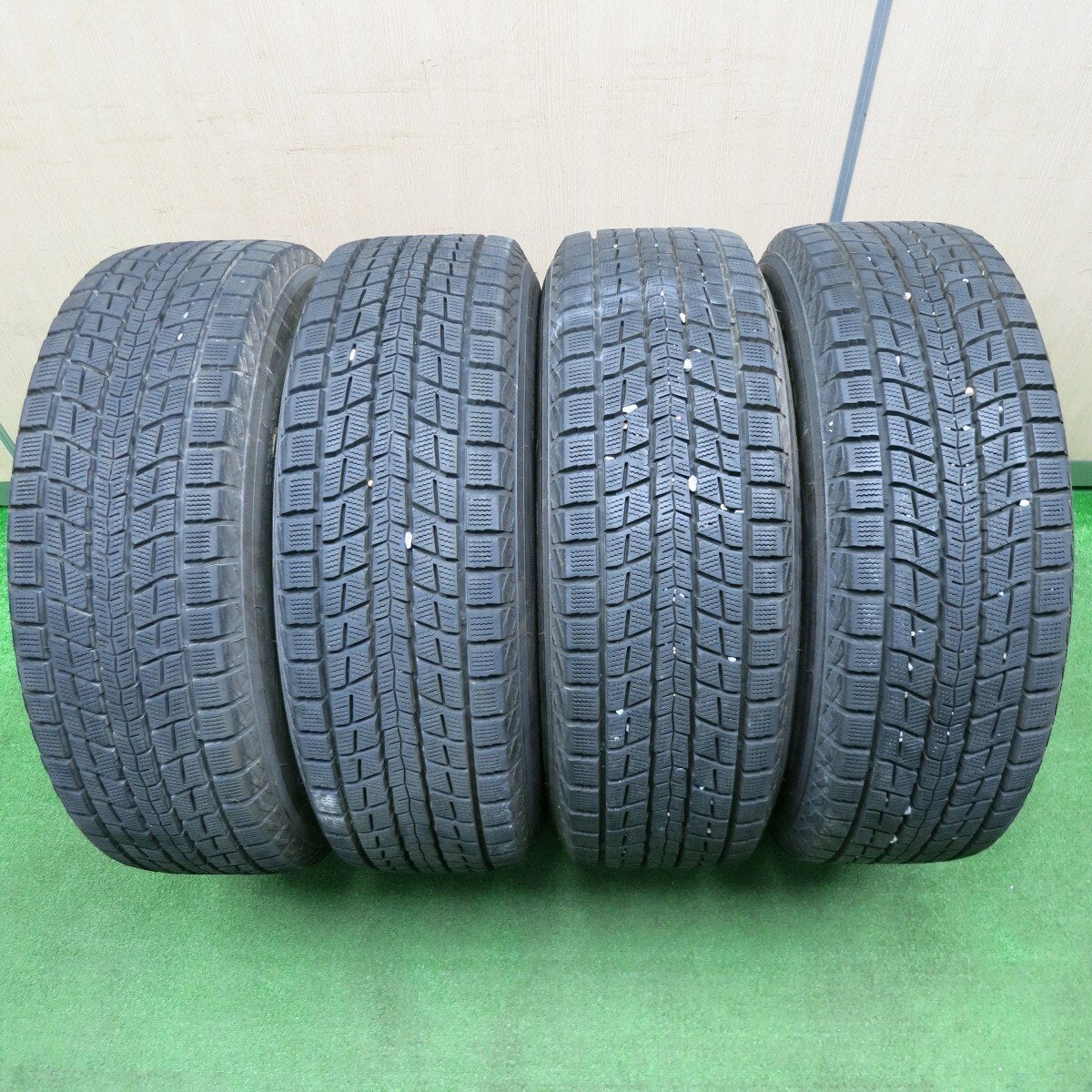 バリ溝！キレイ！9.5分★スタッドレス 225/65R17 ダンロップ ウインターマックス SJ8 SG-E 17インチ PCD114.3/5H★5012106NJス