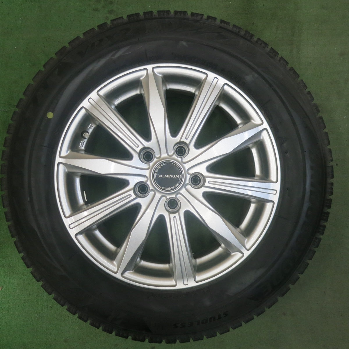 バリ溝！キレイ！9分★スタッドレス 205/65R16 ブリヂストン ブリザック VRX2 BALMINUM KR10 バルミナ 16インチ PCD114.3/5H★6033002SKス