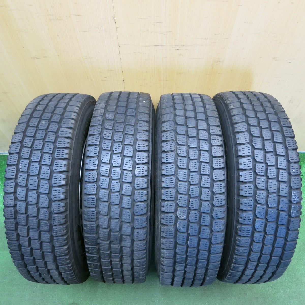 バリ溝！キレイ！9.5分◎スタッドレス 165R13 6PR ヨコハマ SY01 スチール ホイール 13インチ PCD100/4H◎6073001HAス