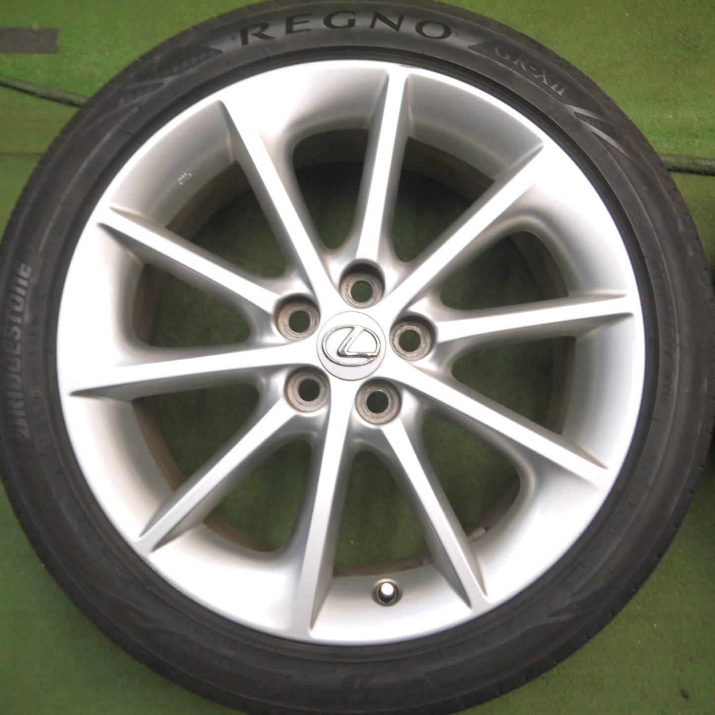 *送料無料* バリ溝！8.5分★レクサス CT200h バージョンL 純正 215/45R17 ブリヂストン レグノ GR-X2 17インチ PCD100/5H★4040515Hノ