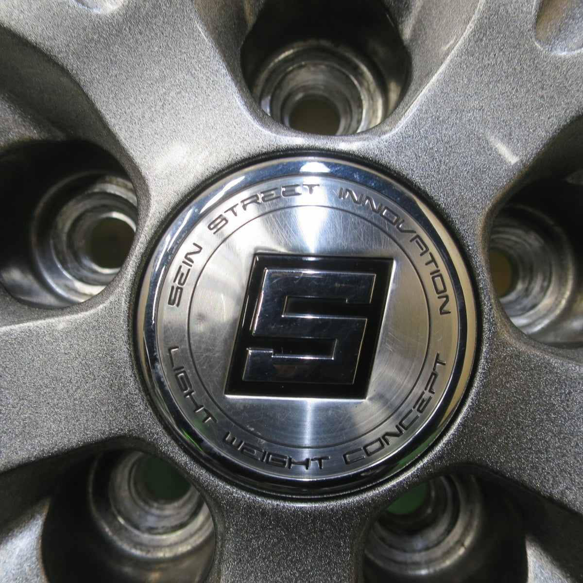 バリ溝！23年！キレイ！9.5分以上★プリウス 等 195/65R15 スタッドレス ブリヂストン ブリザック VRX3 SEIN SS ザイン 15インチ PCD100/5H★6033107イス