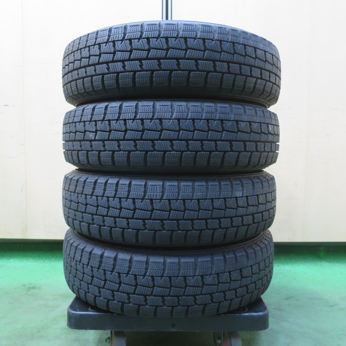 超バリ溝！キレイ！9.5分以上★スタッドレス 155/65R14 ダンロップ ウインターマックス WM01 EuroSpeed MANARAY SPORT ユーロスピード 14インチ PCD100/4H★6011707イス