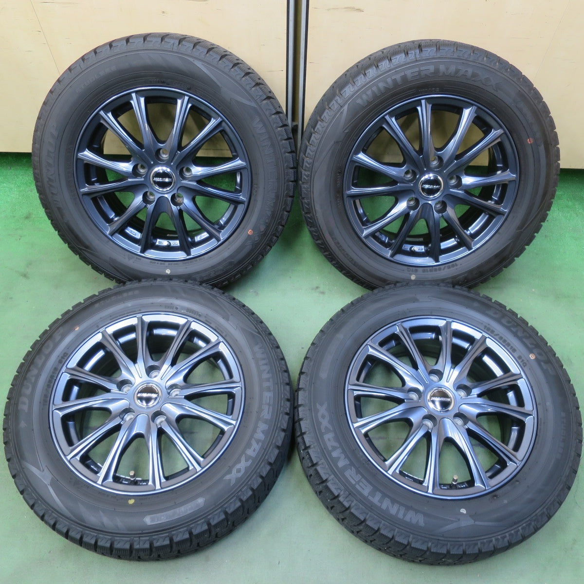 バリ溝！22年！キレイ！9.5分◎スタッドレス 195/65R15 ダンロップ ウインターマックス WM02 WAREN ヴァーレン 15インチ PCD114.3/5H◎6083115イス
